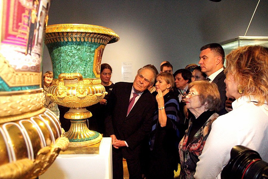 Выставка фарфора семьи Романовых в Эрмитаже Казани