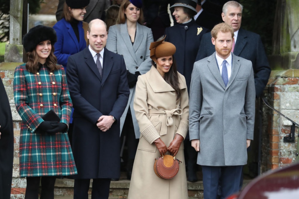 семейное фото принца Гарри с Меган Маркл и принца Уильяма с Кейт Мидлтон