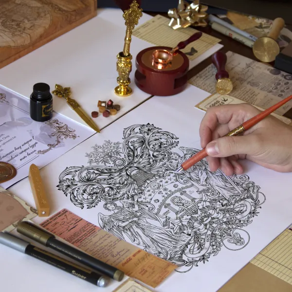 Процесс рисования эскиза фамильного герба — этап разработки вариантов на выбор заказчика.