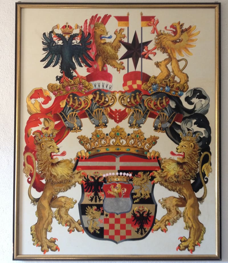 Родовой герб, наследник замка Эльц, геральдический лев, грифон