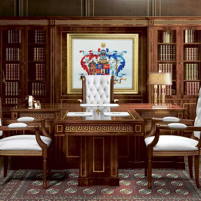 корпоративный герб в интерьере кабинета руководителя